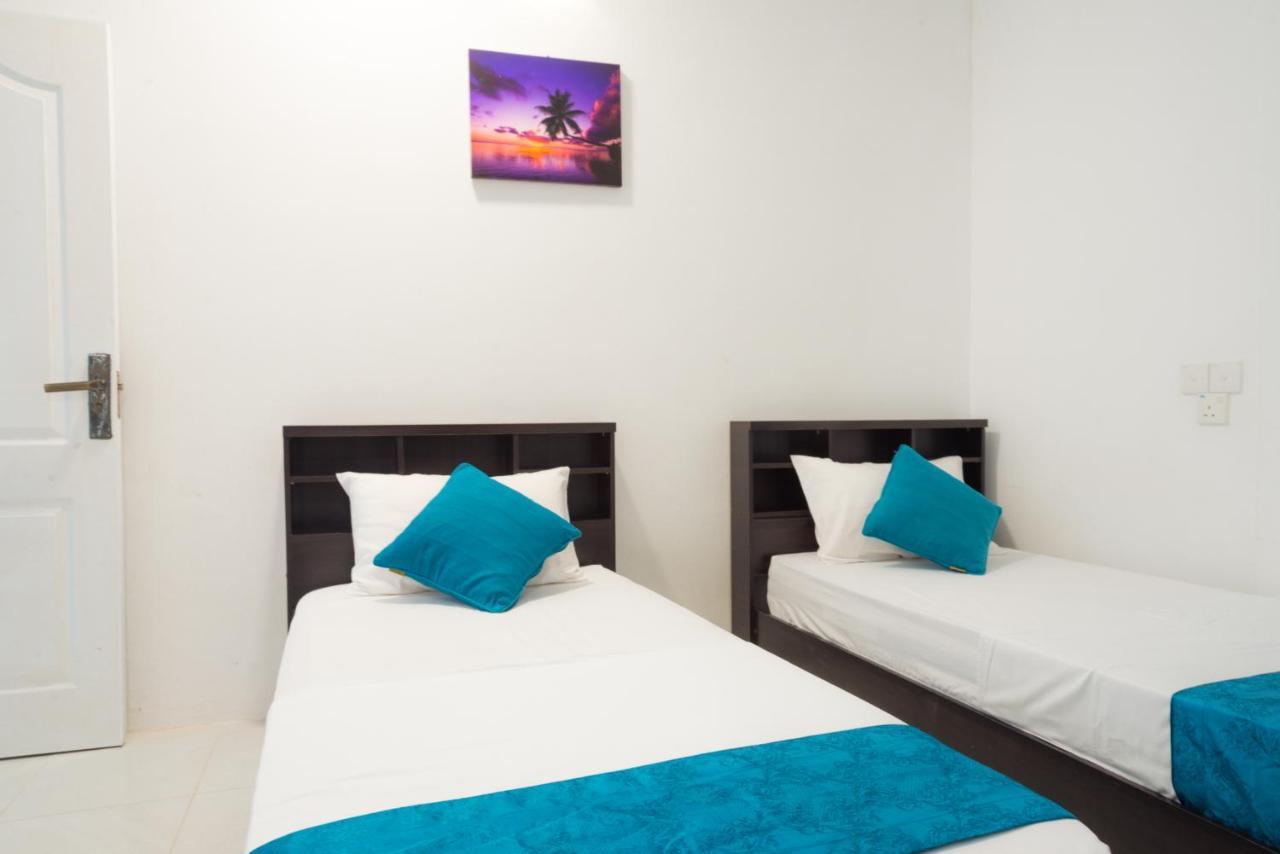 Palm Gate Maldives Hotel Тулусдоо Екстериор снимка