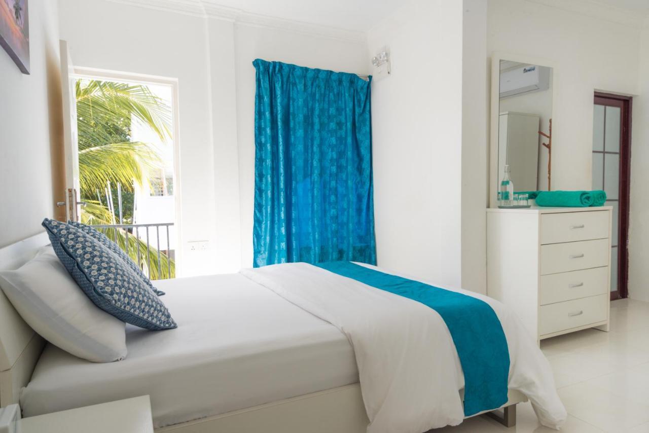 Palm Gate Maldives Hotel Тулусдоо Екстериор снимка